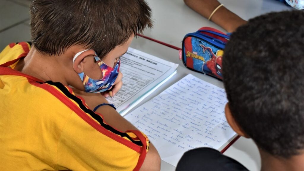 Alunos do 4° e 5° ano do CEMAB iniciam as atividades de Educação em Tempo Integral