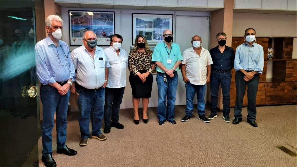 Prefeita Rosângela Dantas vai ao Departamento de Estrada (DER) cobrar definição sobre a Rodoviária de Inconfidentes