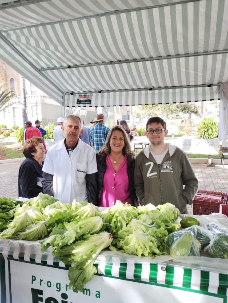 Inconfidentes realiza primeira Feira da Agricultura Familiar