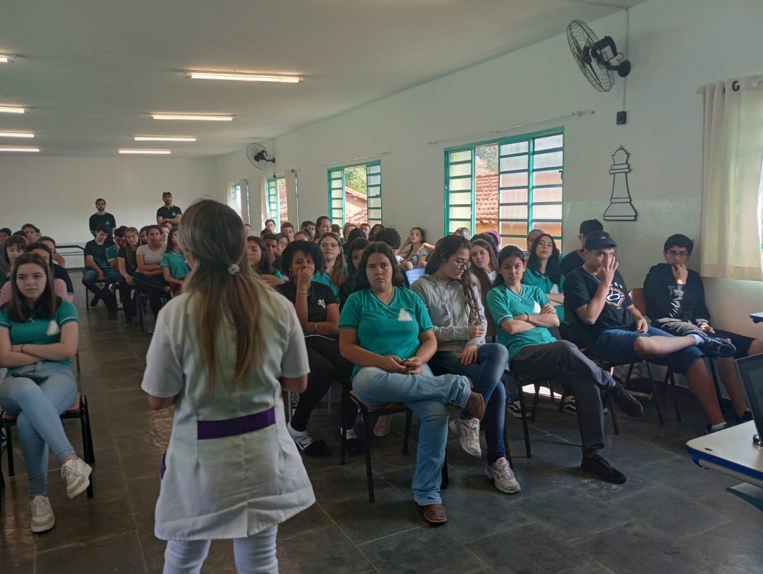 ESTUDANTES PARTICIPAM DE PALESTRA SOBRE OS RISCOS DO TABAGISMO