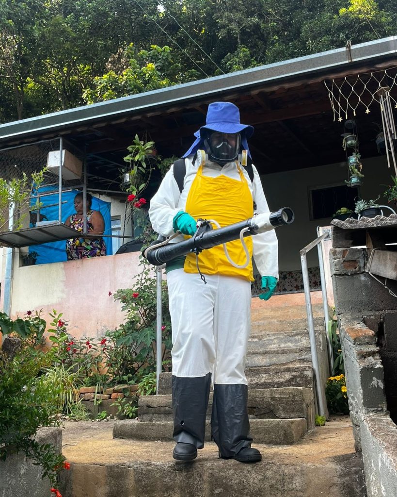 A Prefeitura de Inconfidentes está intensificando a aplicação de fumacê em pontos com focos do mosquito Aedes aegypti
