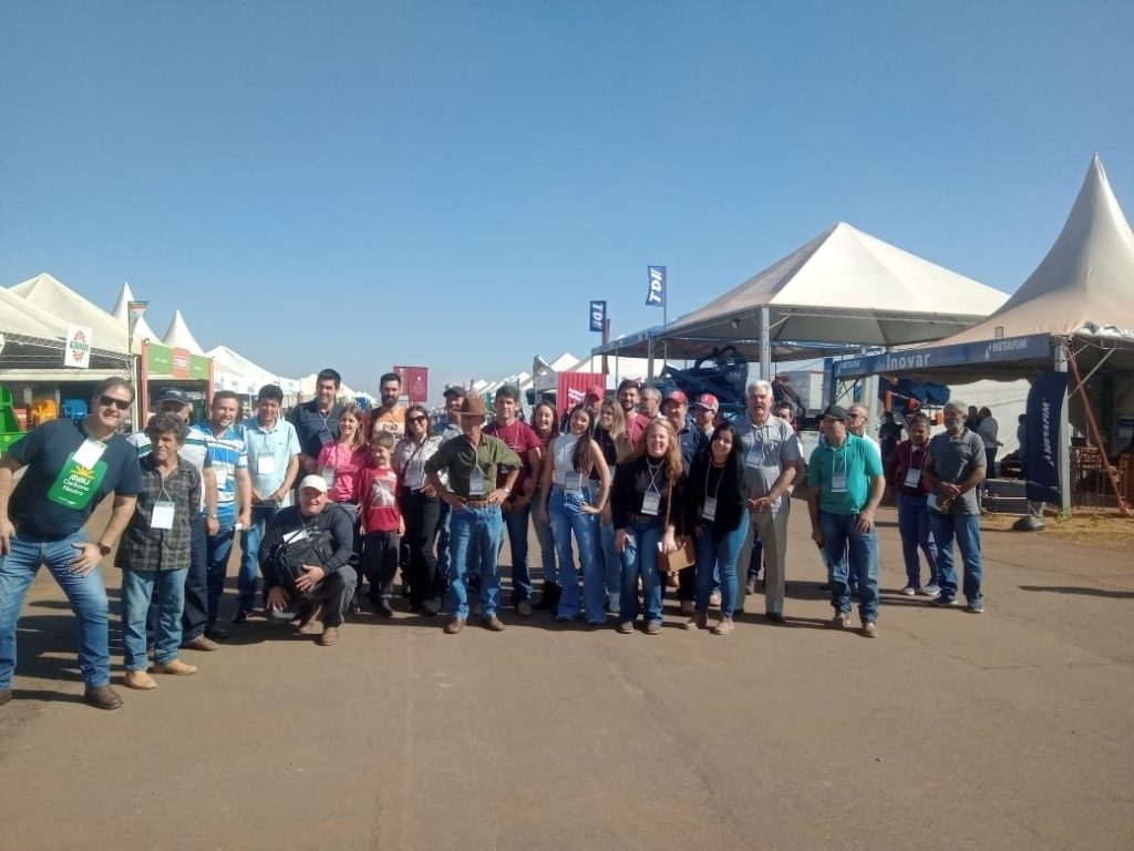 Agricultores de Inconfidentes visitam a Expocafé em Três Pontas.