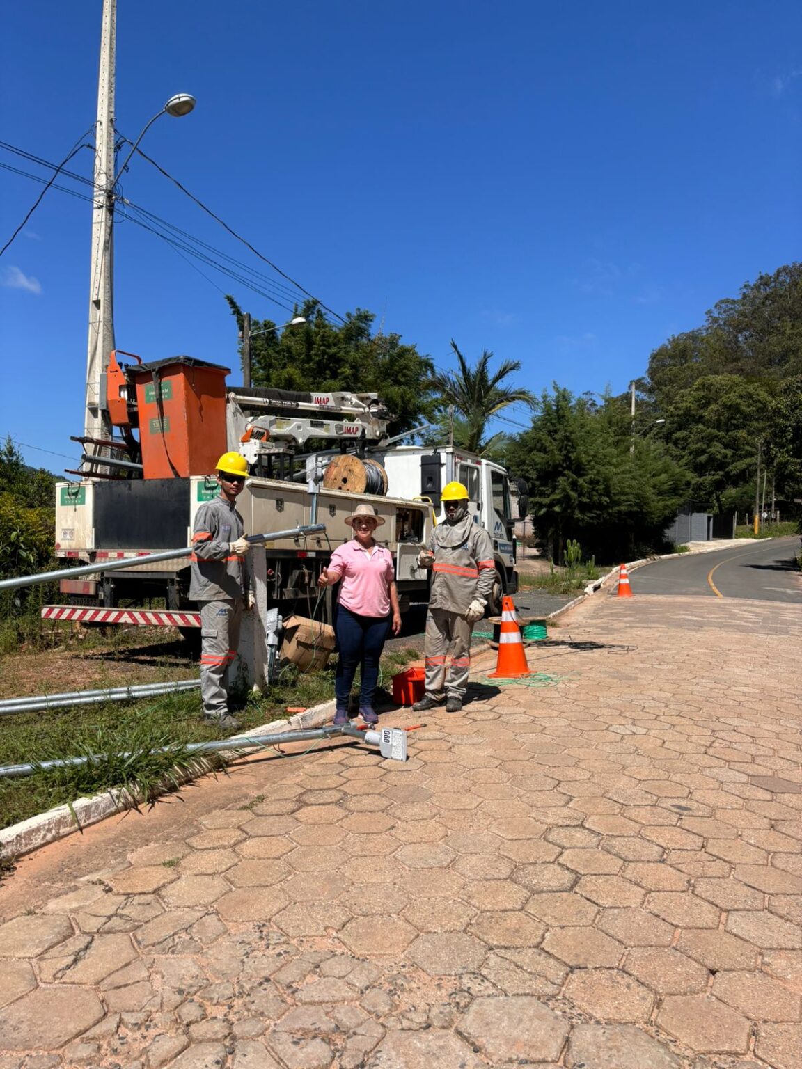 Ponte de Acesso à Capela São Judas Recebe Iluminação de LED
