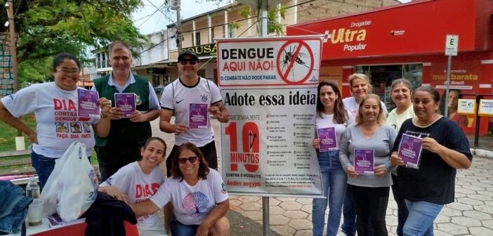 Campanha “Todos Contra a Dengue” mobiliza moradores na Praça Tiradentes