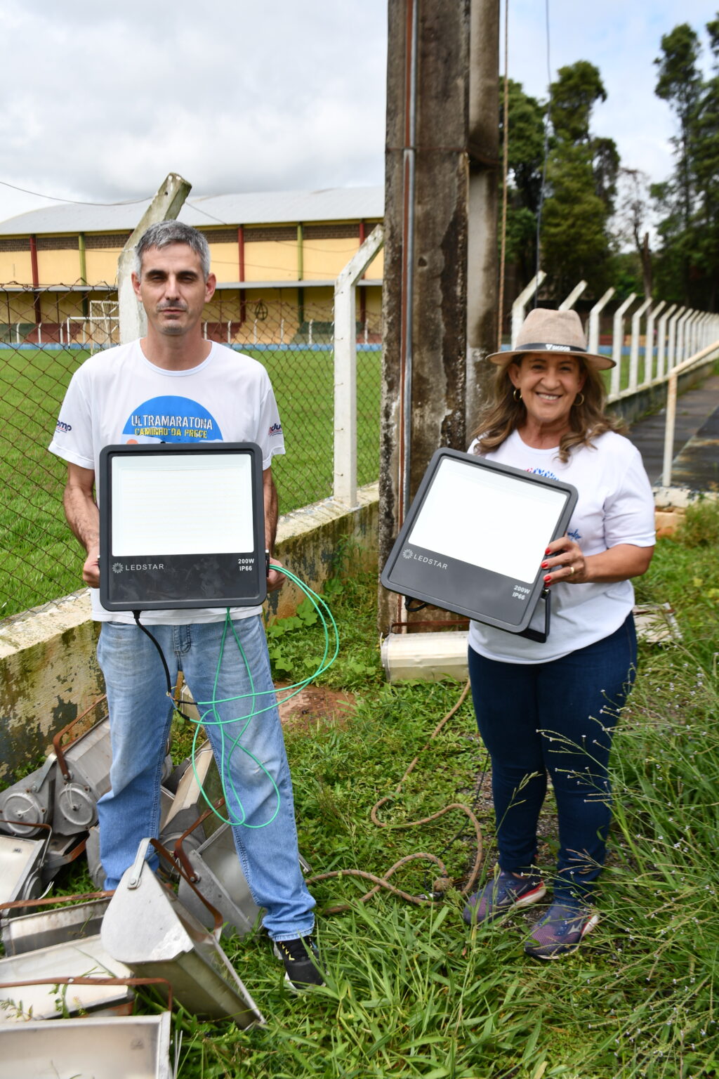 Prefeitura Municipal de Inconfidentes Realiza Troca de Luminárias no Estádio Municipal e em Áreas de Lazer