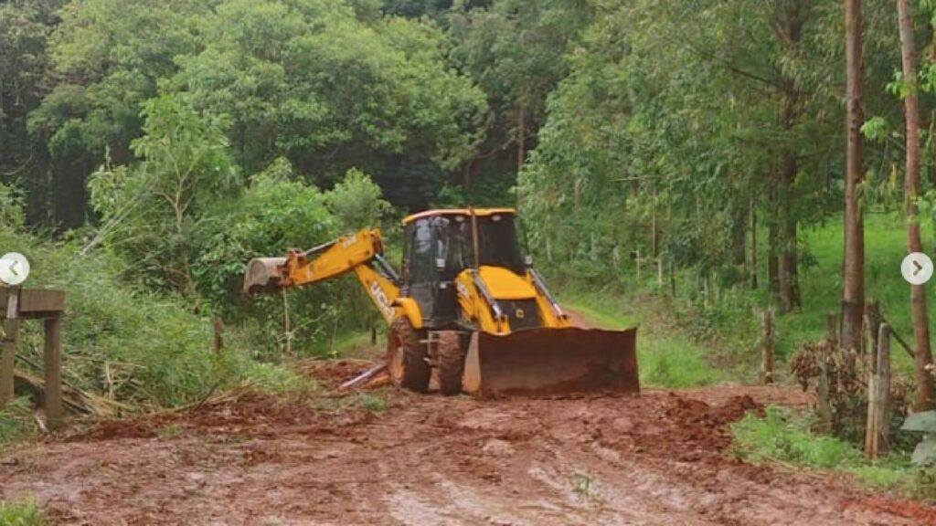Melhorias nas estradas rurais: Prefeitura intensifica ações no setor de Obras