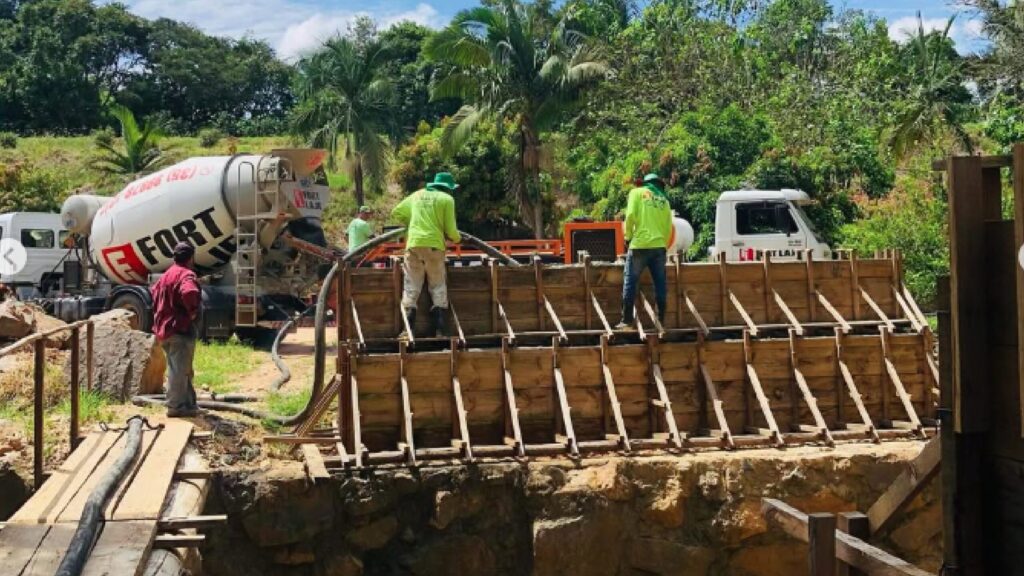 Departamento de obras avança com melhoria da infraestrutura em Inconfidentes: mais segurança e mobilidade para a população